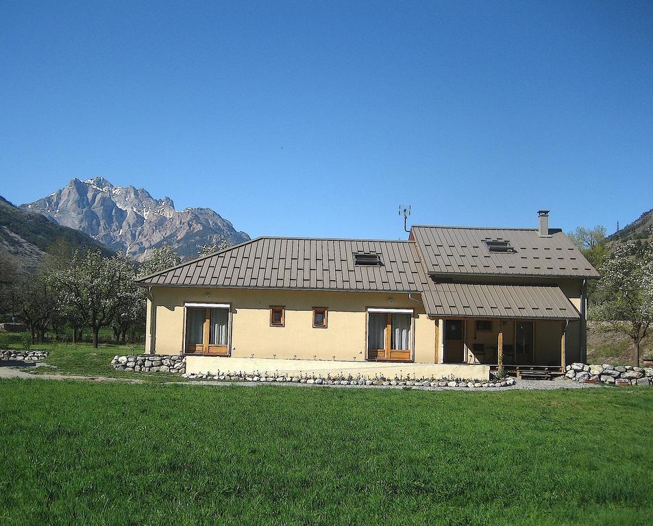 Chambres D'Hotes La Pierre D'Oran LʼArgentière-la-Bessée Esterno foto