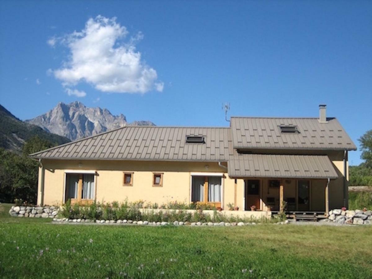 Chambres D'Hotes La Pierre D'Oran LʼArgentière-la-Bessée Esterno foto